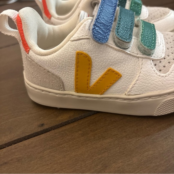 Veja Toddler Shoes - Picture 2 of 8